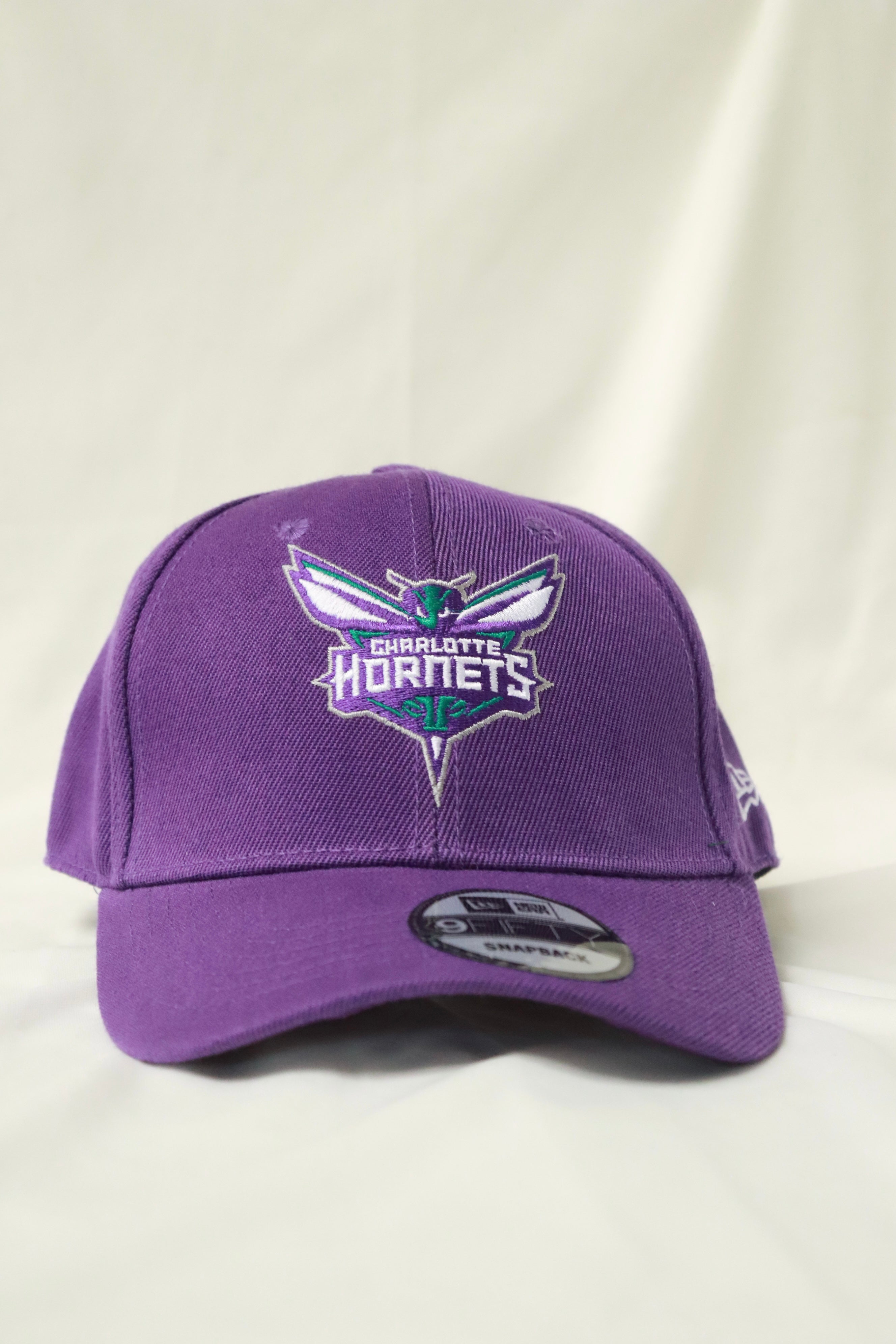 Gorra Velcro Strap (Charlotte Hornets) - Genérica