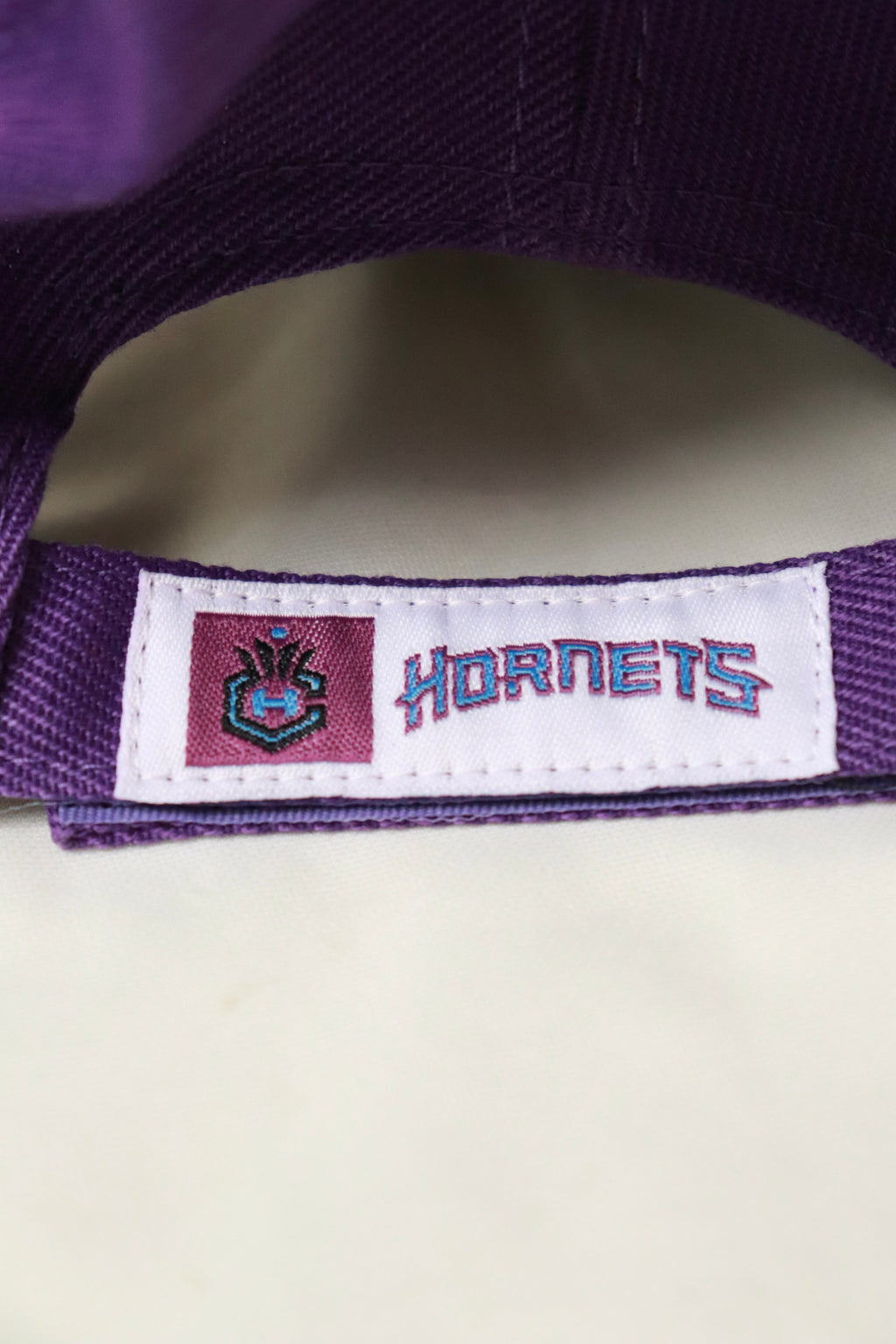 Gorra Velcro Strap (Charlotte Hornets) - Genérica