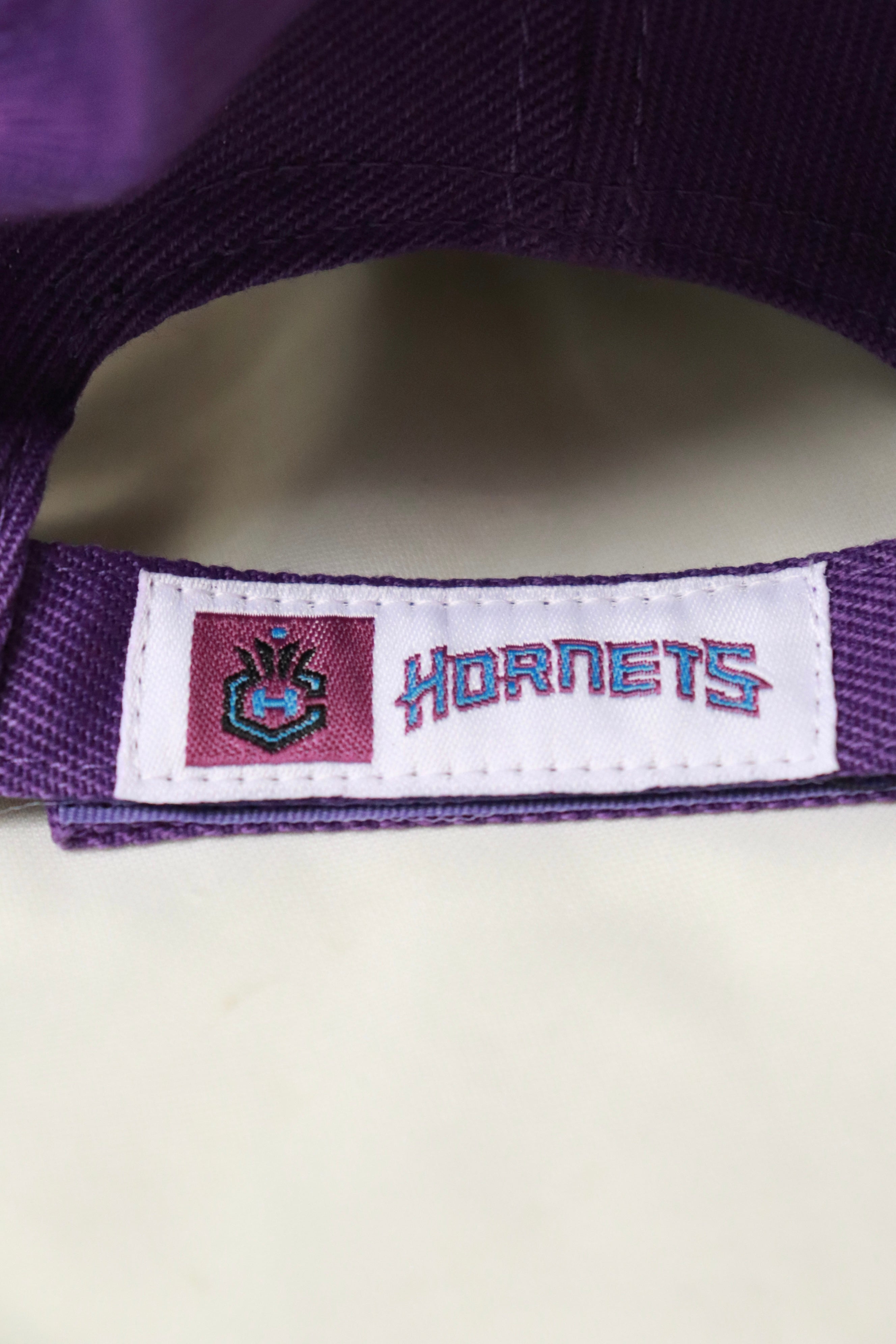 Gorra Velcro Strap (Charlotte Hornets) - Genérica