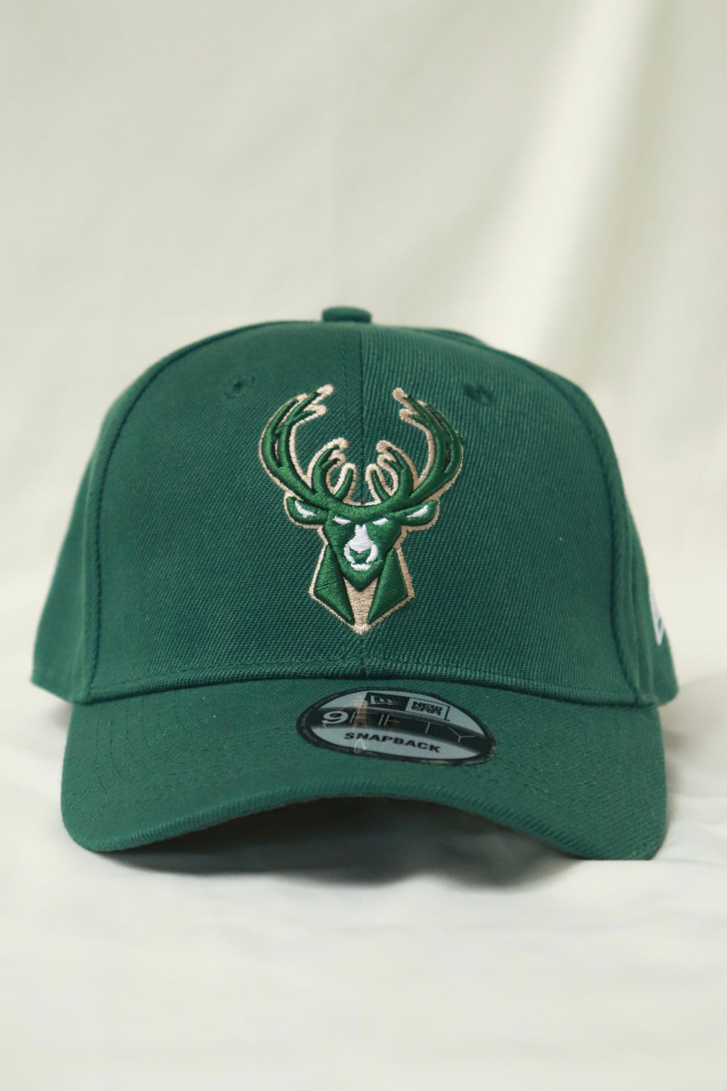 Gorra Velcro Strap (Milwaukee Bucks)