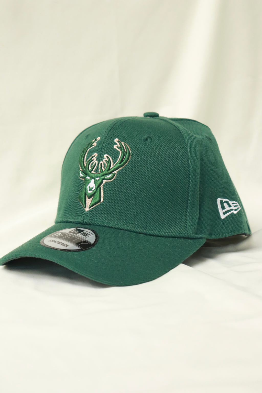 Gorra Velcro Strap (Milwaukee Bucks)